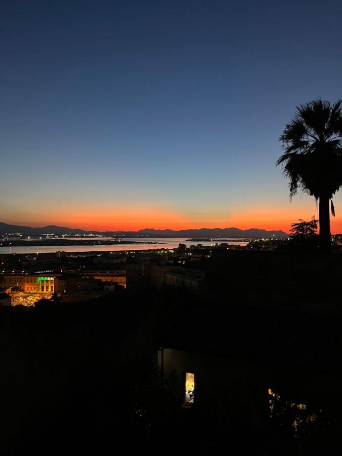 Antica Dimora La Madonnina, Residenza Storica Con Vista Incantevole A Cagliari Apartment Luaran gambar